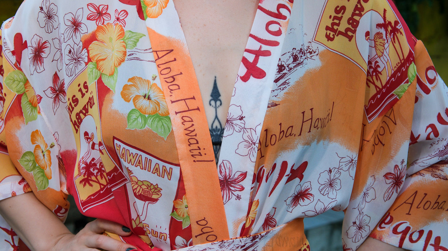 Aloha Drama – Hawaii Desenli Kırmızı & Turuncu Kimono
