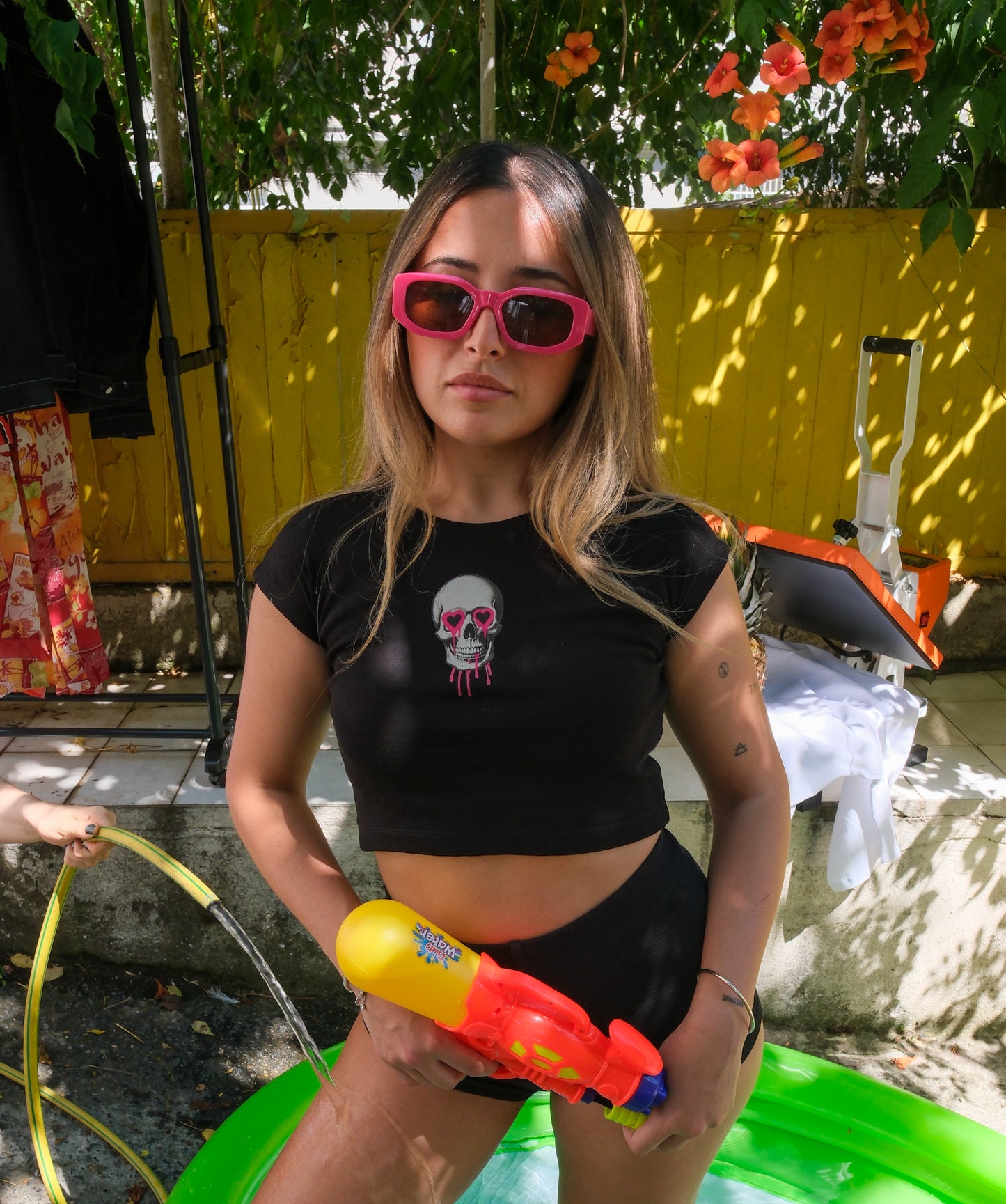 Heartbreaker Skull – Siyah Kafatası Desenli Crop Tişört