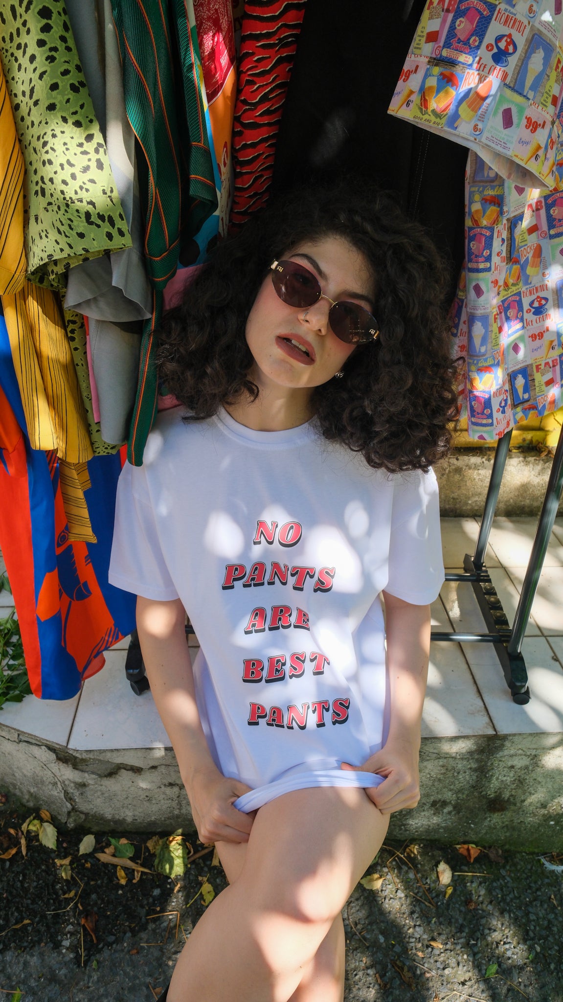 No Pants Are Best Pants – Beyaz Oversize Tişört