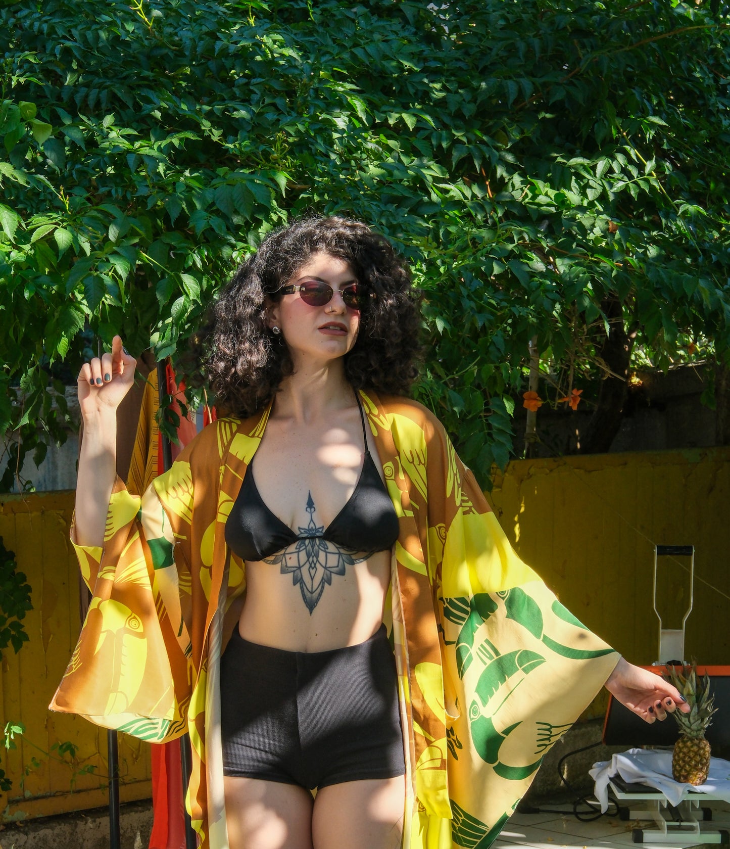 Sun Salutation – Sarı Tropik Desenli Uzun Kimono