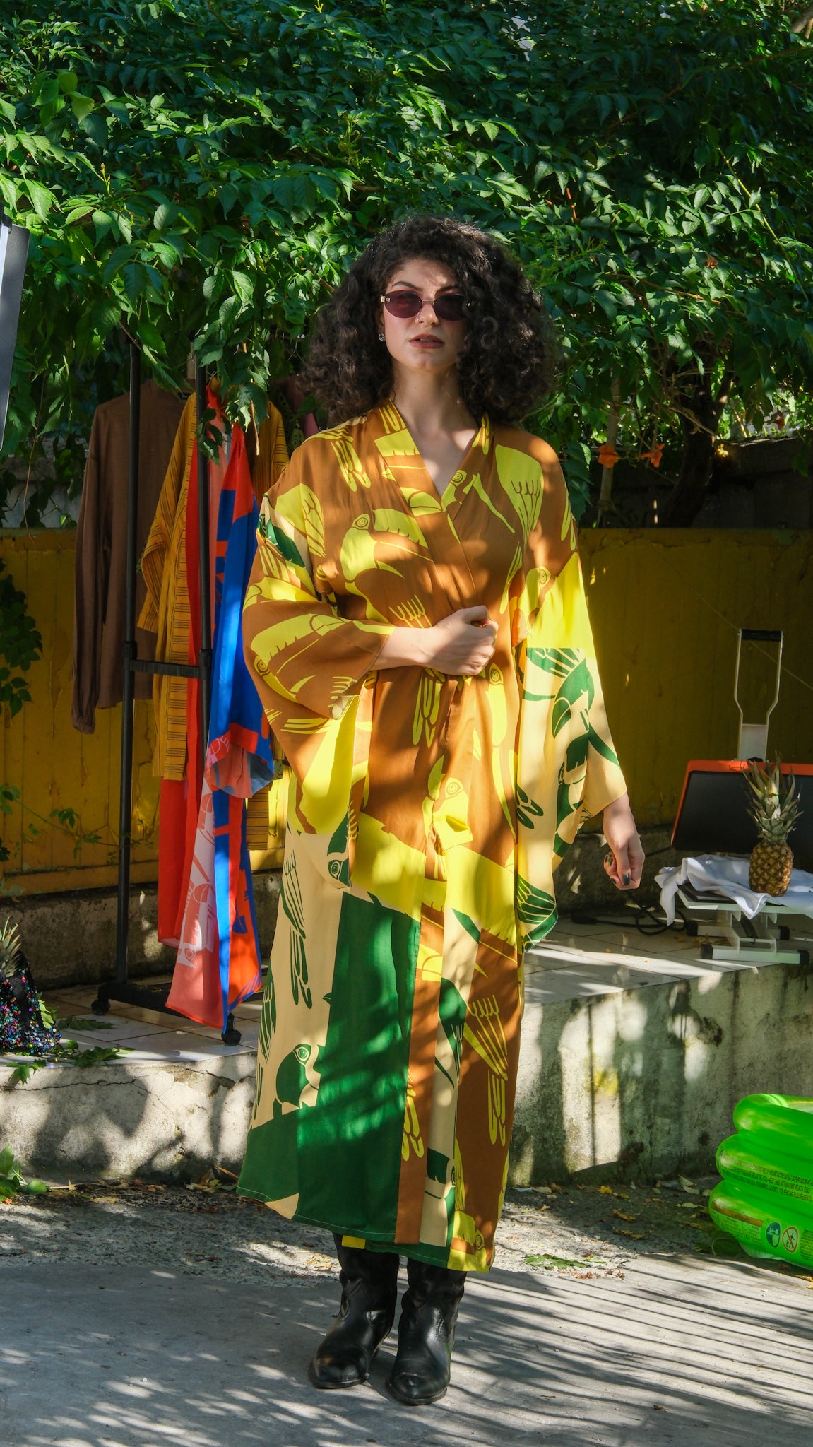 Sun Salutation – Sarı Tropik Desenli Uzun Kimono