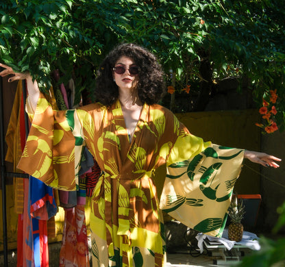 Sun Salutation – Sarı Tropik Desenli Uzun Kimono