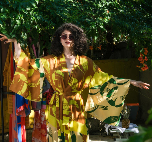 Sun Salutation – Sarı Tropik Desenli Uzun Kimono