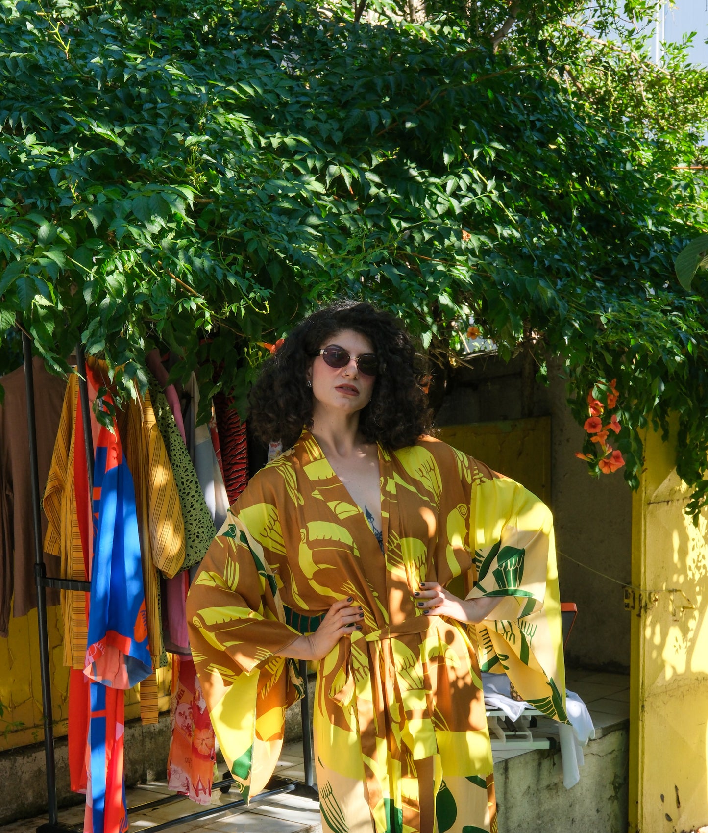 Sun Salutation – Sarı Tropik Desenli Uzun Kimono