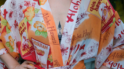 Aloha Drama – Hawaii Desenli Kırmızı & Turuncu Kimono