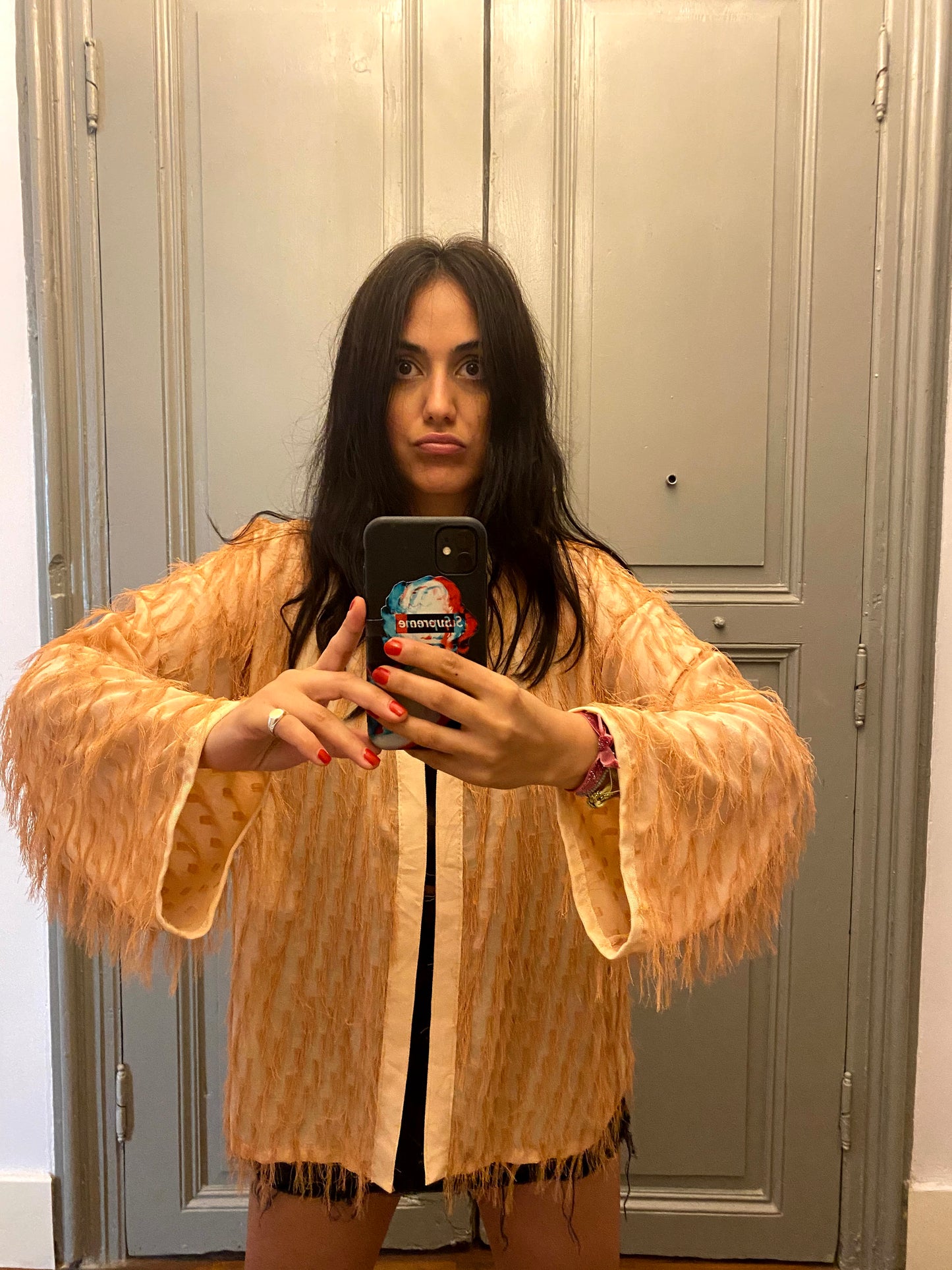 Püsküllü Parti – Şeftali Renkli Tüylü Kimono