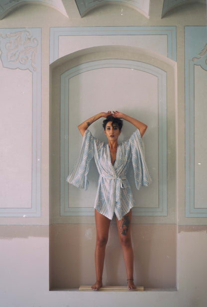 The Rebel Saint Kimono – Mavi Beyaz
