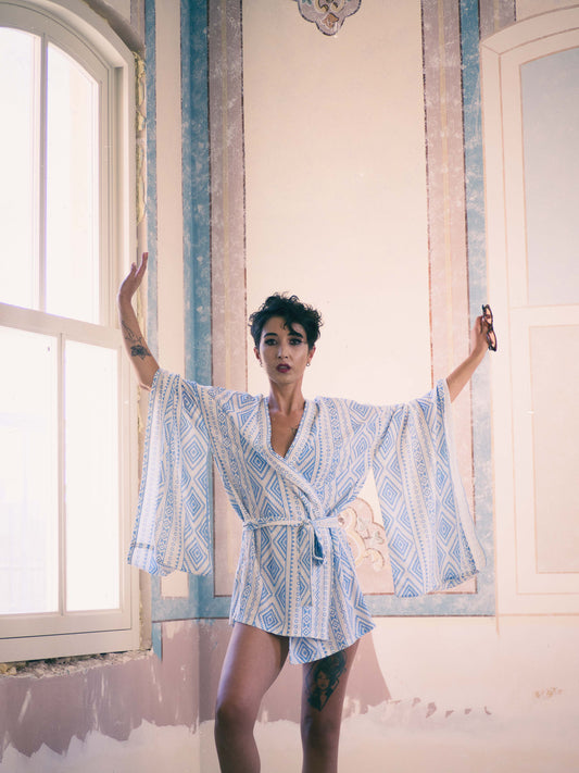The Rebel Saint Kimono – Mavi Beyaz