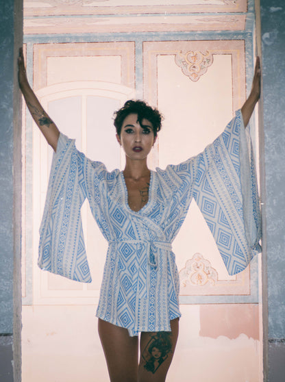 The Rebel Saint Kimono – Mavi Beyaz